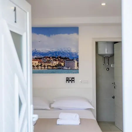 Varos Serenity 1 * Σπλιτ